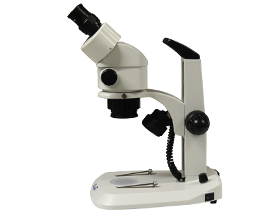 Estereomicroscopio triocular con zoom, serie Z. Objetivos 0.7x - 4.5x