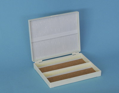 Caja de plástico para 100 portaobjetos numerada y con apertura con bisagra Caja de plástico para 100 portaobjetos numerada y con apertura con bisagra