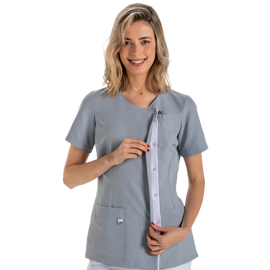 Short sleeve jacket for women with 3 pockets, 100% polyester. Various sizes and colors.
