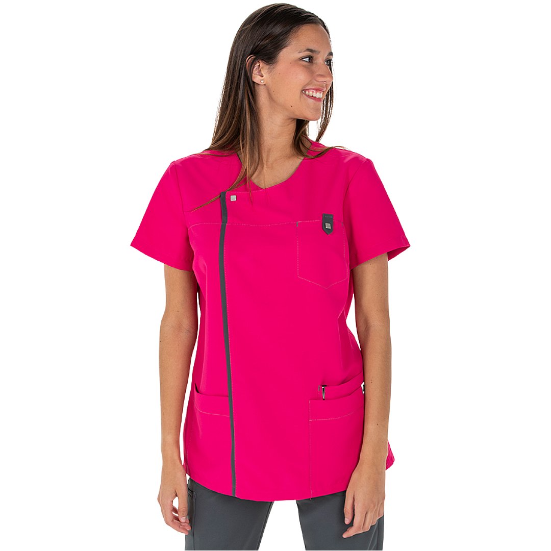 Short sleeve jacket for women with 4 pockets, 100% polyester. Various sizes and colors.