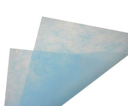 Papel camilla polipropileno (tejido sin tejer) con precorte cada 40 cm. Rollo de 58cm x 80m. 20gr/m2. Color azul. Caja de 6 rollos
