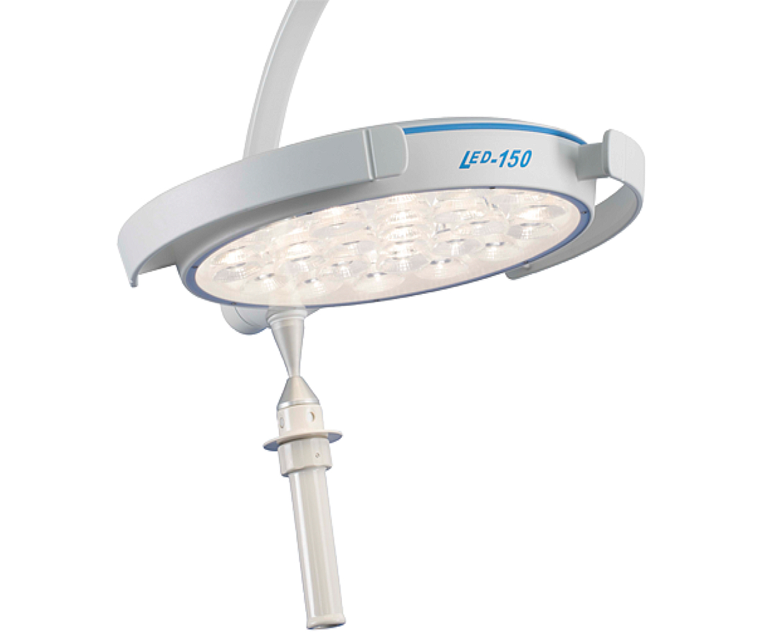 Lámpara de cirugía LED 150 Dr.Mach, 110.000 lux a 1 m. Base rodable Lámpara de cirugía LED 150 Dr.Mach, 110.000 lux a 1 m. Base rodable