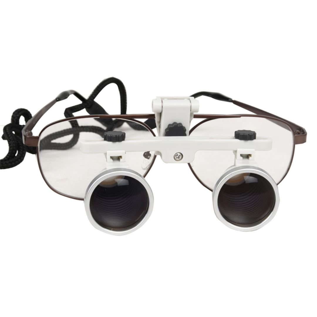 Lupa binocular 2.5x Distancia de trabajo 420 mm. Campo de visión 100 mm diám. Lupa binocular 2.5x Distancia de trabajo 420 mm. Campo de visión 100 mm diám.