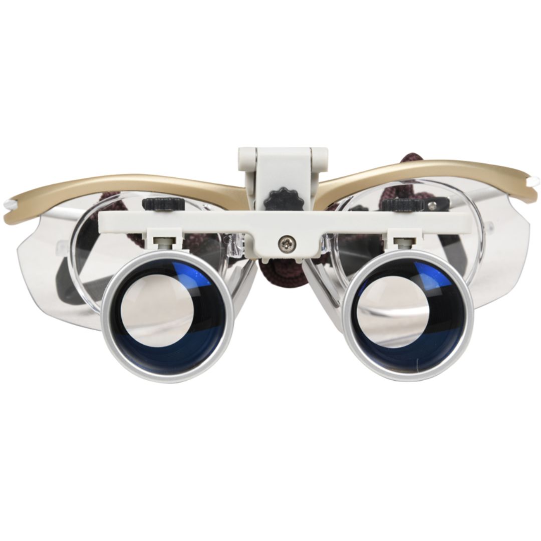 Lupa binocular style 3.5x. Distancia de trabajo 420 mm. Campo de visión 80 mm. de diám. Lupa binocular style 3.5x. Distancia de trabajo 420 mm. Campo de visión 80 mm. de diám.