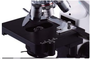 Microscopio monocular, serie E. Objetivos: 4X,10X,40X,100X.