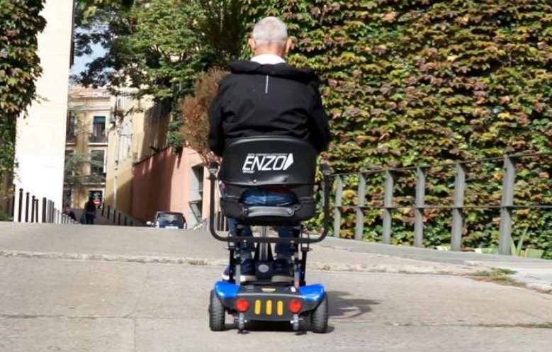 Scooter plegable electrónico "Enzo"