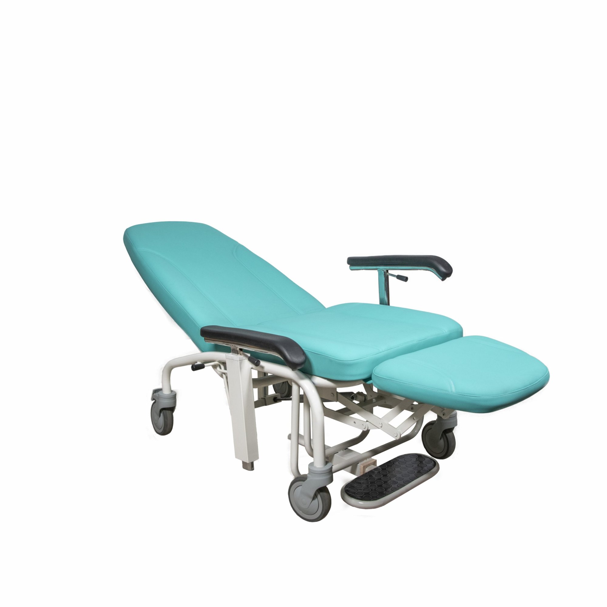 Sillón hospitalario abatible con reposapiés y 4 ruedas (2 frenos). Brazos regulables. Varios colores Sillón hospitalario abatible con reposapiés y 4 ruedas (2 frenos). Brazos regulables. Varios colores