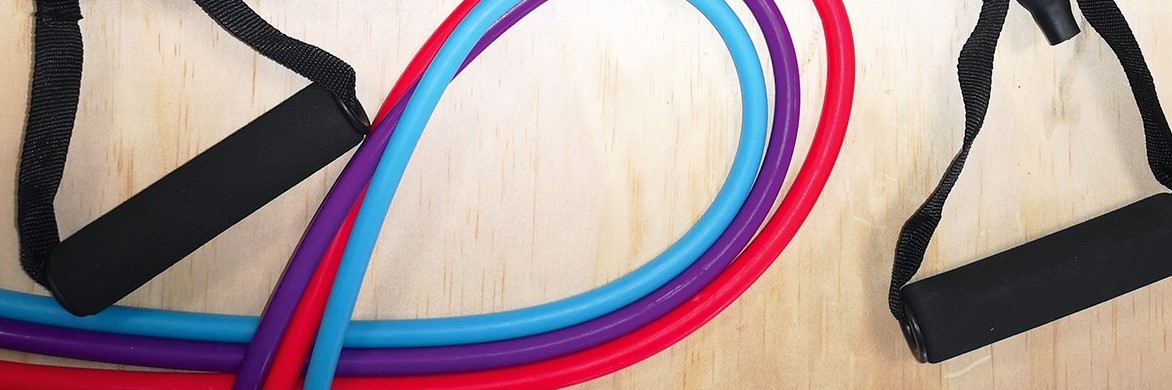 Tubo elástico con asas, 130cm de longitud. Resistencia suave Tubo elástico con asas, 130cm de longitud. Resistencia suave