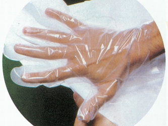 Gants en plastique, non stériles. Boîte de 100 unités.