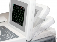 Electrocardiógrafo a color (3 canales) con monitor e interpretación